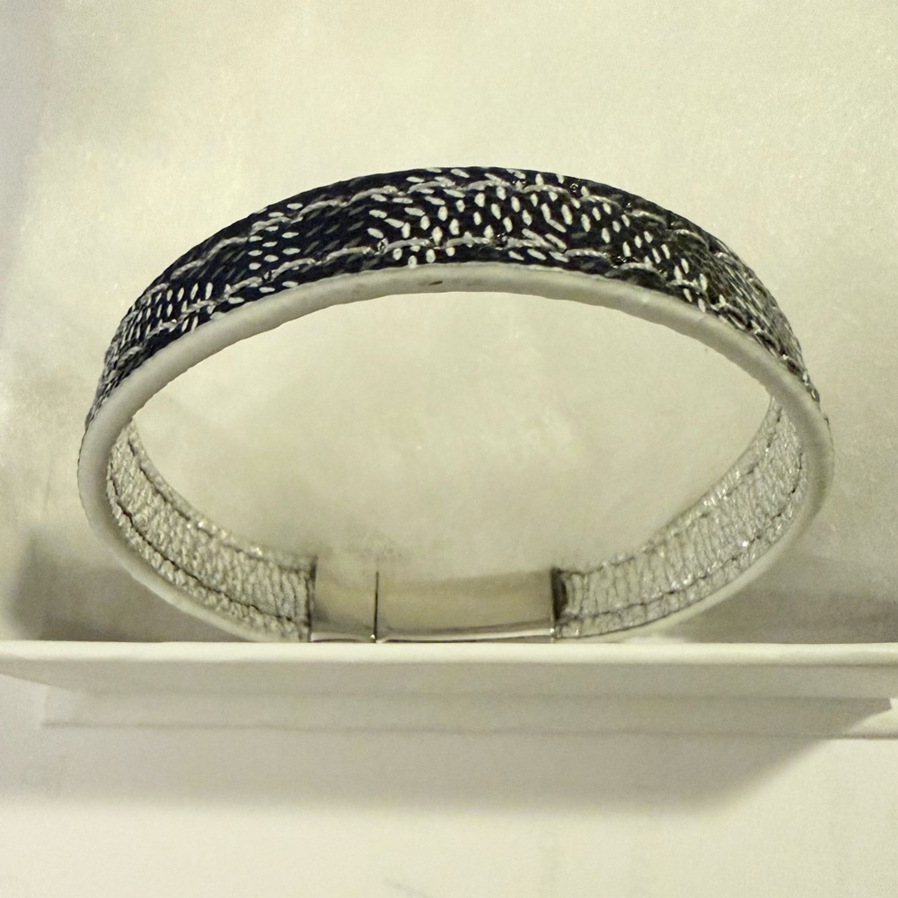 Spark*l bands - Size 2 - Upcycled Grey Goyard Gracie Bracelet w/Magnetic Clasp - Picture 10 of 11